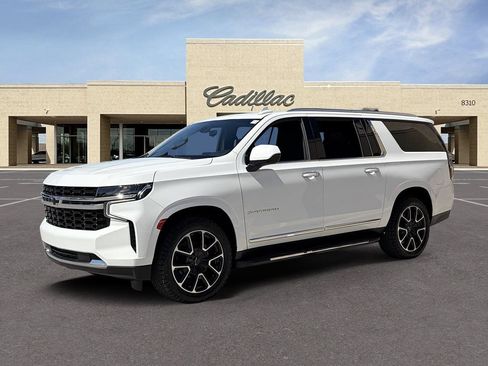 Used 2021 Chevrolet Suburban LS RWD image 32