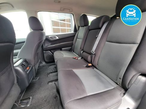 Used 2017 Nissan Pathfinder SV w/ Trailer Tow Package AWD/4WD image 8