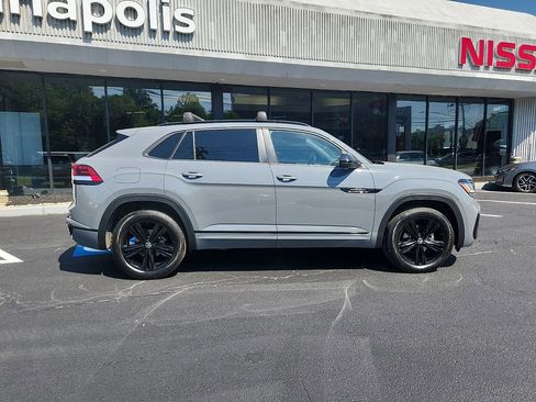 Used 2023 Volkswagen Atlas Cross Sport SEL R-Line AWD/4WD image 7