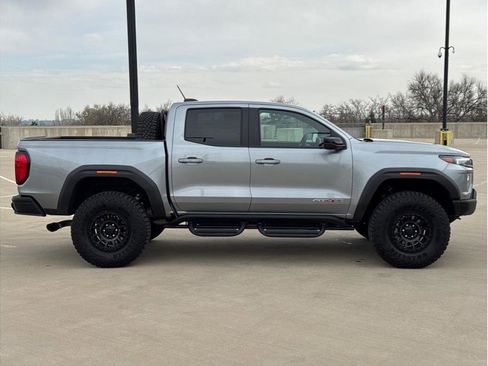 Used 2024 GMC Canyon AT4X w/ AT4X AEV Edition image 8