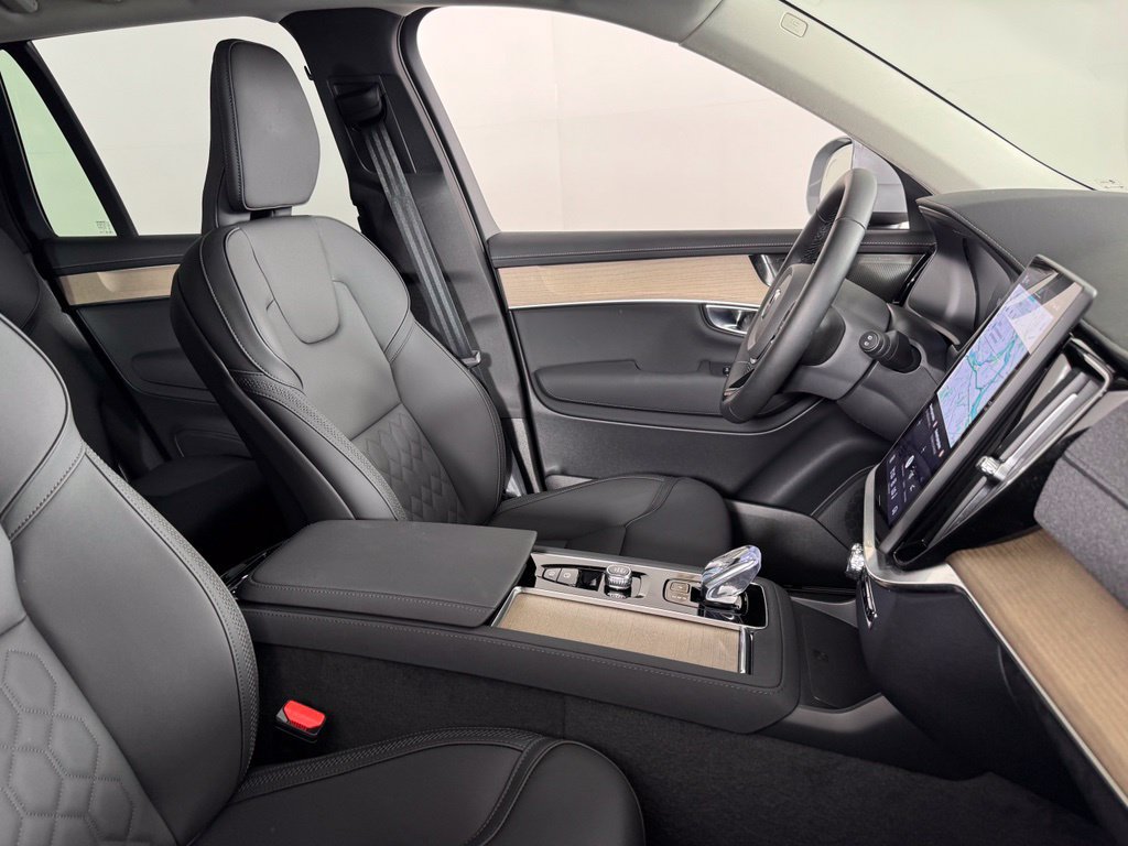 New 2026 Volvo XC90 B6 Plus w/ Protection Package Premier AWD/4WD image 2