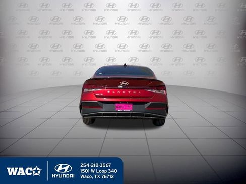 Used 2025 Hyundai Elantra Sport image 6