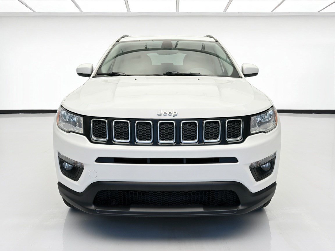 Used 2020 Jeep Compass Latitude FWD image 2