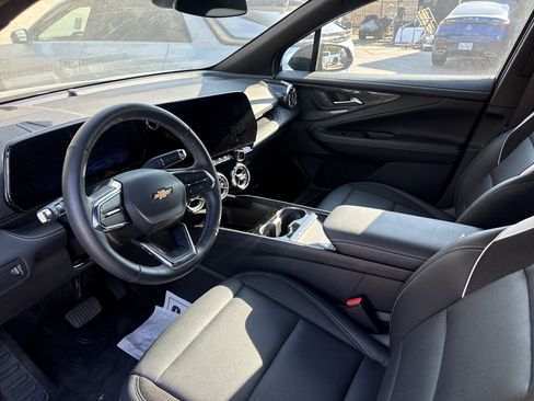 Used 2025 Chevrolet Blazer EV LT AWD/4WD image 3