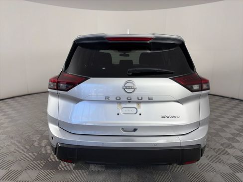 Used 2024 Nissan Rogue SV AWD/4WD image 6