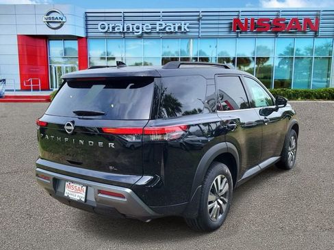 New 2026 Nissan Pathfinder SL FWD image 2