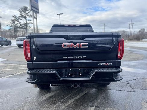 Used 2024 GMC Sierra 1500 AT4X image 4