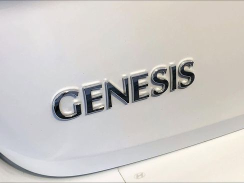 Used 2016 Hyundai Genesis 3.8 image 10