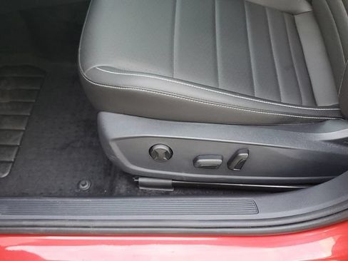 Used 2024 Volkswagen Jetta SE w/ Panoramic Sunroof Package FWD image 18
