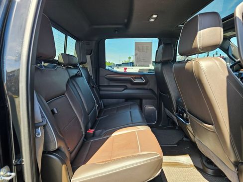 Used 2023 GMC Sierra 1500 Denali w/ Denali Reserve Package AWD/4WD image 12