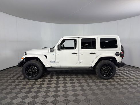 Used 2022 Jeep Wrangler Unlimited Sahara AWD/4WD image 50