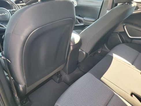 Used 2025 Kia Soul LX w/ LX Technology Package image 12