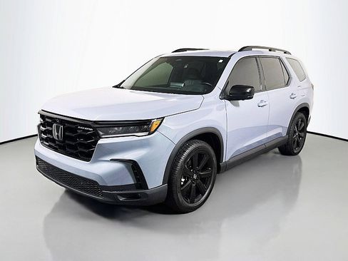 Used 2025 Honda Pilot Black Edition image 3