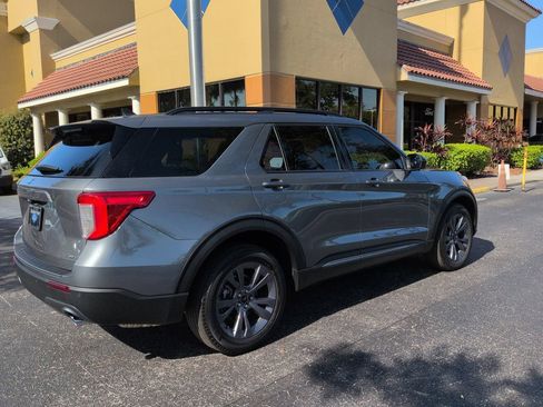 Certified 2023 Ford Explorer XLT w/ Equipment Group 202A AWD/4WD image 4