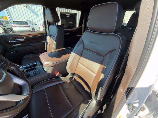 Used 2023 GMC Sierra 1500 Denali w/ Technology Package AWD/4WD image 15