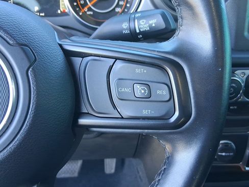 Used 2022 Jeep Gladiator Sport image 20