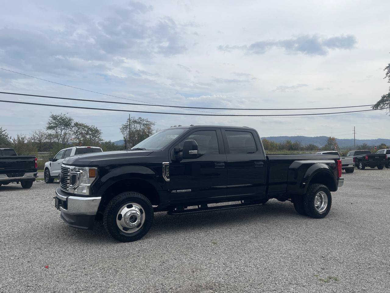 Used 2022 Ford F350 XL w/ STX Appearance Package AWD/4WD image 3
