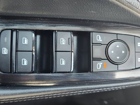 Used 2023 Nissan Rogue SV image 35