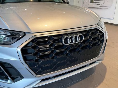 Used 2023 Audi Q5 2.0T Premium Plus w/ Premium Plus Package AWD/4WD image 32