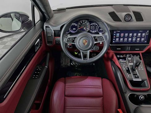 Used 2022 Porsche Cayenne GTS image 23