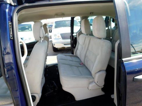 Used 2015 Dodge Grand Caravan American Value Package w/ UConnect Hands-Free Group image 13