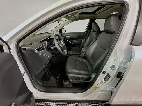 Certified 2026 Toyota Corolla Cross XLE w/ Convenience Package FWD image 20