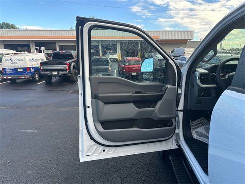 New 2026 Ford F450 XL w/ 360-Degree Camera Package image 16