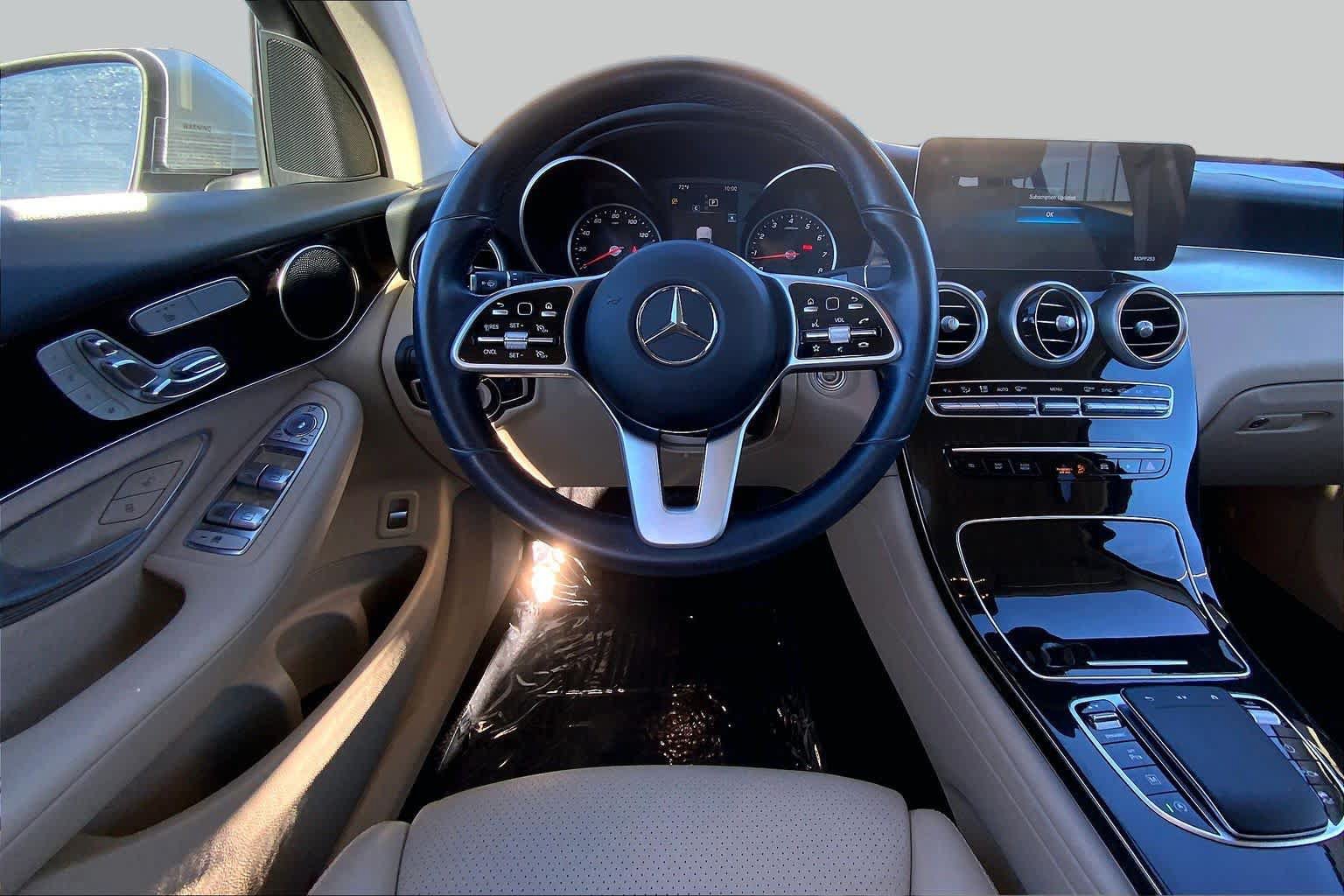 Used 2021 Mercedes-Benz GLC 300 4MATIC image 5
