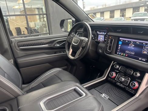 Used 2021 GMC Yukon Denali w/ Advanced Technology Package image 13
