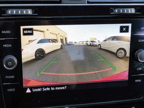 Used 2018 Volkswagen GTI SE w/ SE Leather Package image 22