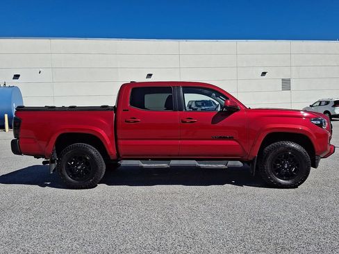 Used 2021 Toyota Tacoma SR5 AWD/4WD image 10