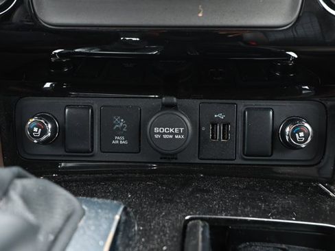 Used 2018 Nissan Armada Platinum w/ Captain Seat Package RWD image 20