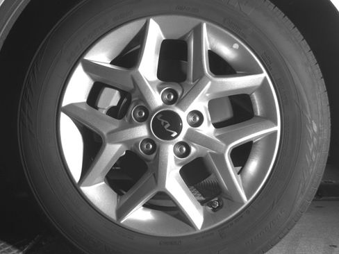 Used 2025 Kia Soul LX w/ LX Technology Package image 12