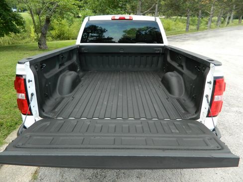 Used 2019 GMC Sierra 1500 Limited w/ Sierra Convenience Package AWD/4WD image 9