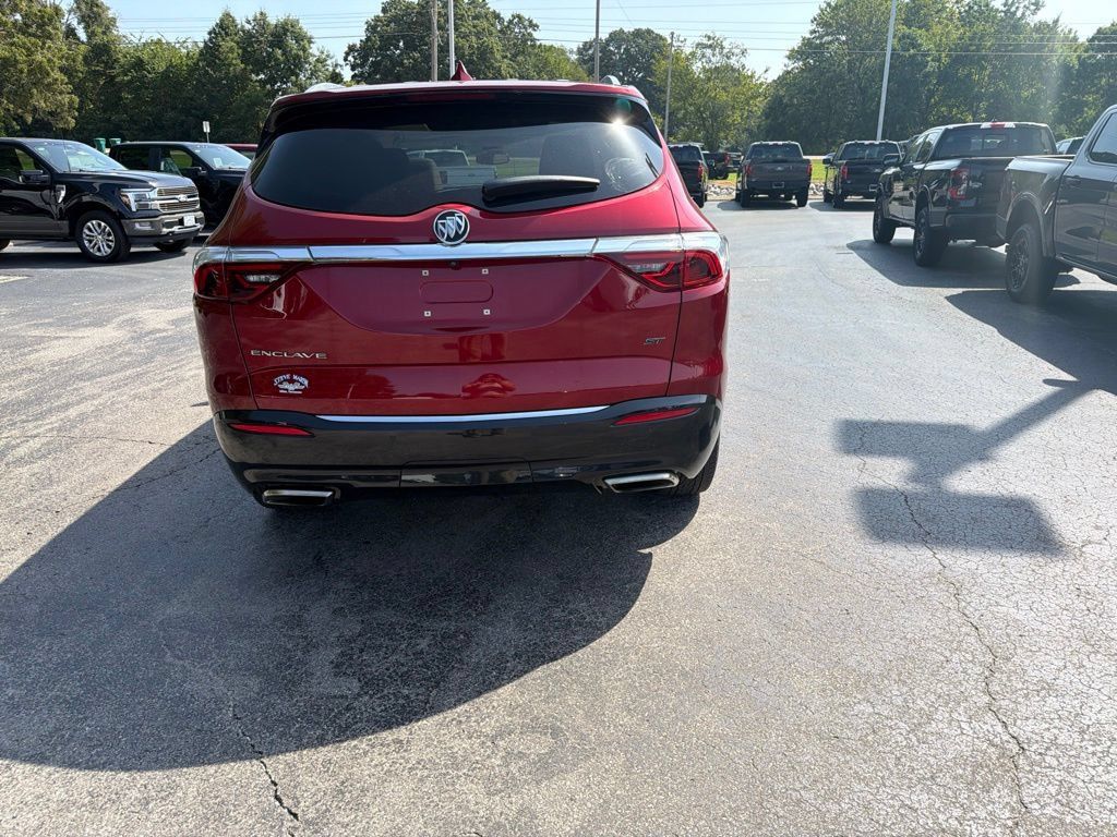 Used 2023 Buick Enclave Essence w/ Experience Buick Package FWD image 4