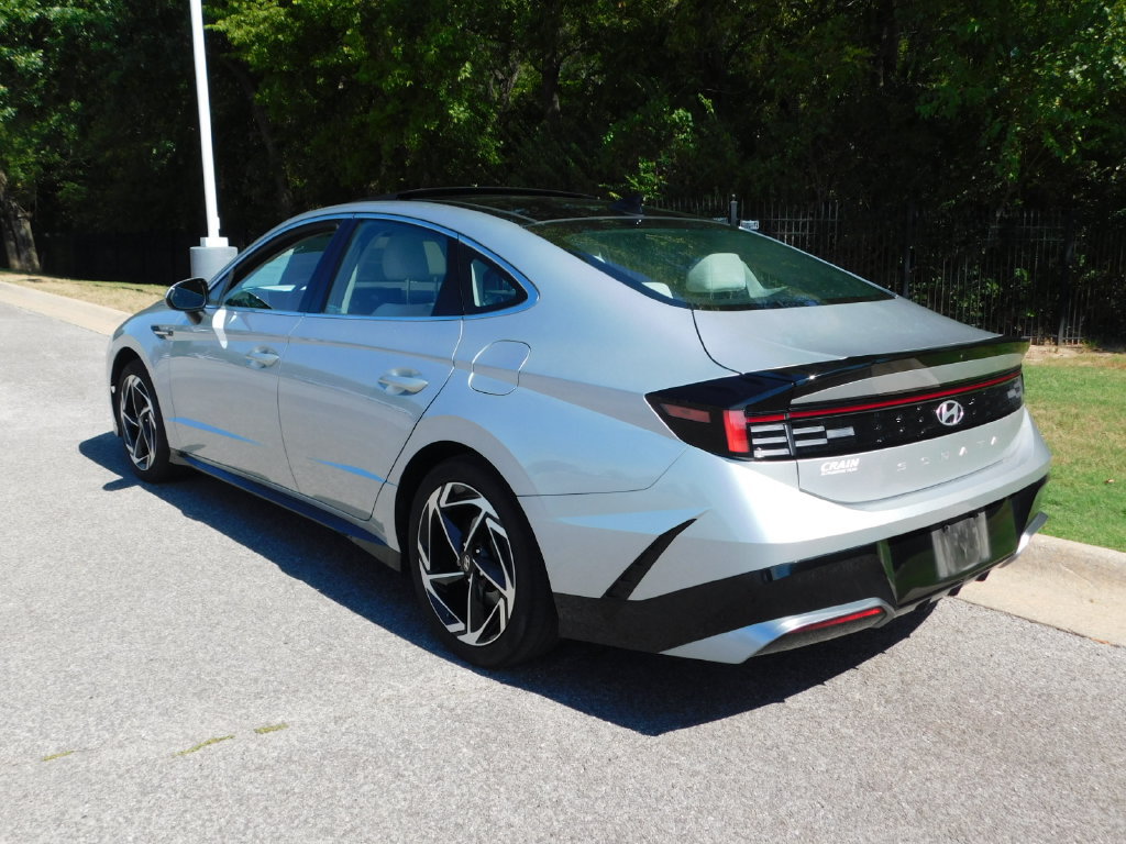 Used 2024 Hyundai Sonata SEL w/ Convenience Package FWD image 10