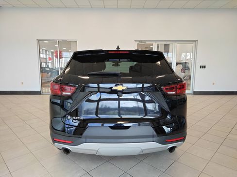 Used 2025 Chevrolet Blazer LT image 4