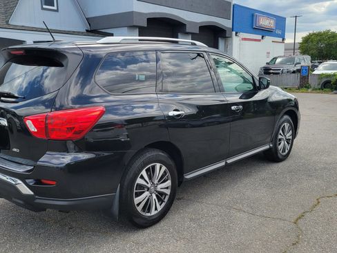 Used 2018 Nissan Pathfinder S image 5