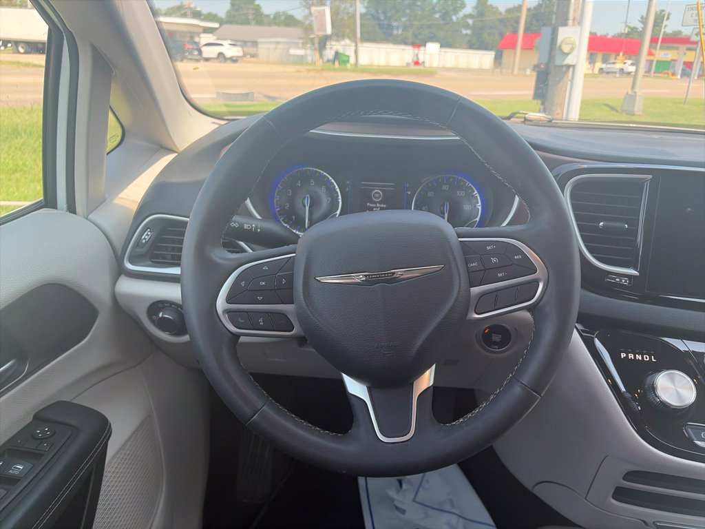 Used 2024 Chrysler Voyager LX FWD image 13