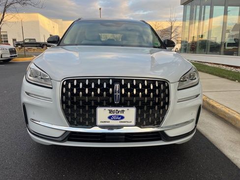 Used 2025 Lincoln Corsair Grand Touring w/ Equipment Group 302A image 2