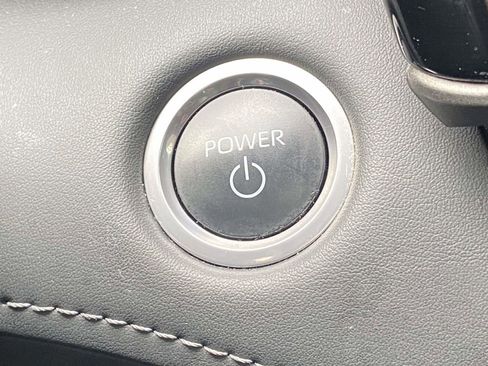 Used 2024 Toyota Highlander XLE image 30