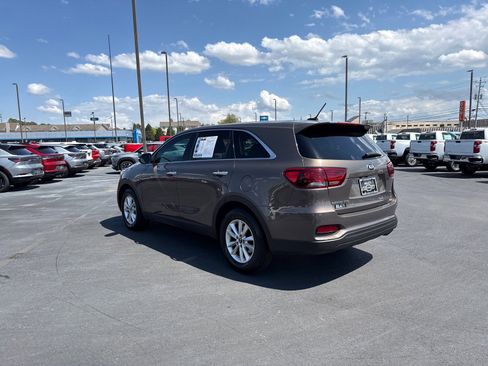Used 2020 Kia Sorento LX FWD image 5