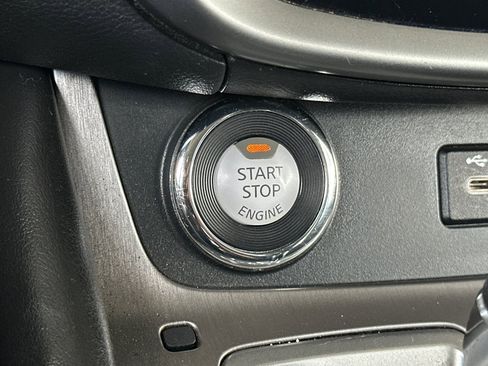 Used 2023 Nissan Murano S image 29