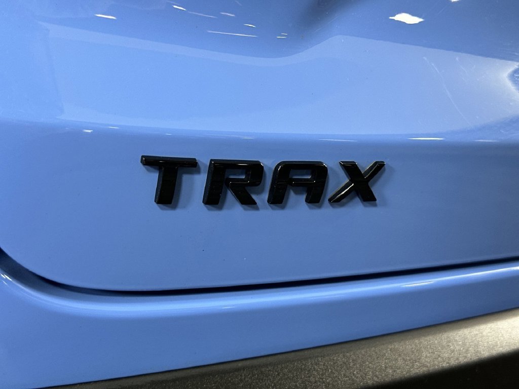 Used 2024 Chevrolet Trax RS w/ Sunroof Package FWD image 34