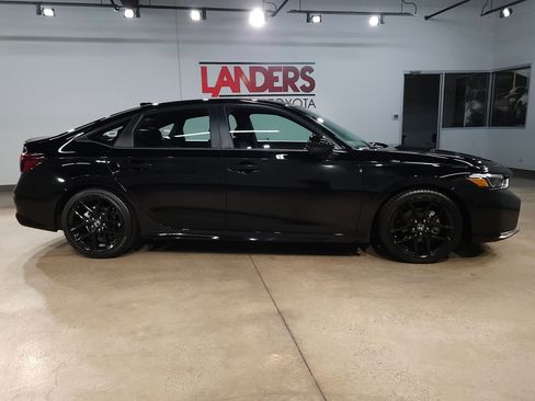 Used 2025 Honda Civic Sport image 8