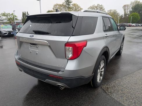 Used 2021 Ford Explorer Limited w/ Equipment Group 301A AWD/4WD image 5