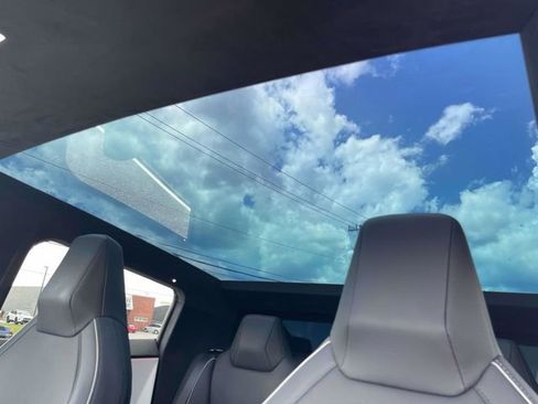 Used 2024 Tesla Cybertruck AWD Crew Cab image 34