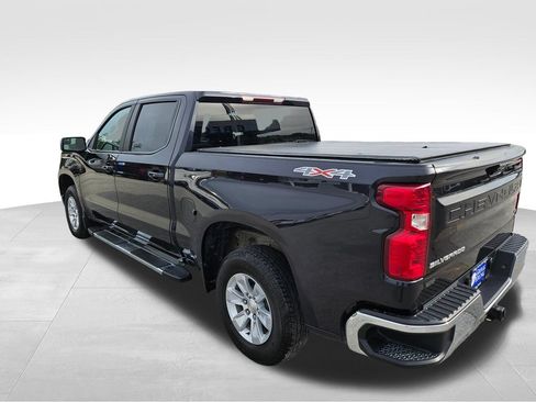 Used 2023 Chevrolet Silverado 1500 LT AWD/4WD image 9