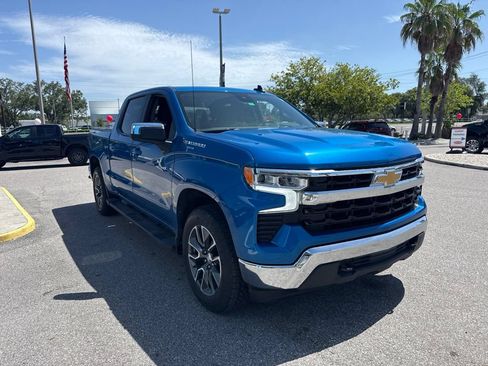 Used 2022 Chevrolet Silverado 1500 LT w/ Protection Package AWD/4WD image 3