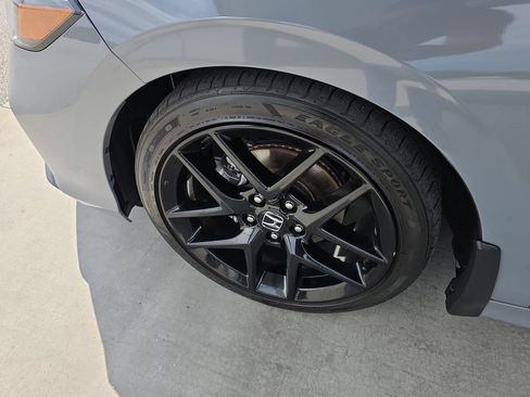 Used 2025 Honda Civic Sport image 32